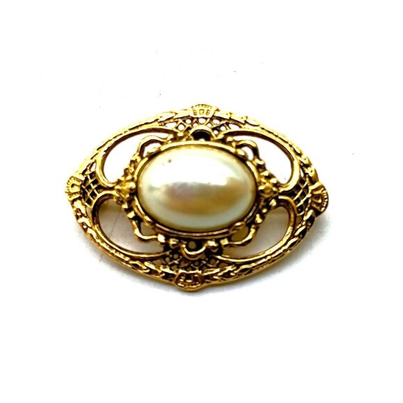 Vintage 1928 Brooch, Small Gold Tone Oval Lapel Pin with Faux Pearl Cabochon - Picture 1 of 3